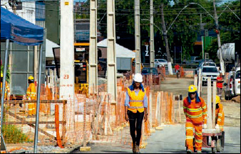 A rede elétrica que está sendo instalada na avenida Durval de Góes Monteiro