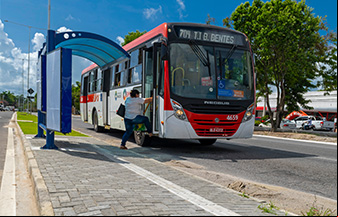 Obras em Maceió avançam com mais de 25 quilômetros de calçadas íveis